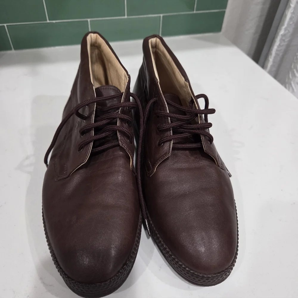 VIKINGS MEN'S BROWN LEATHER CHUKKA BOOTS SIZE 8.5 NWOT
